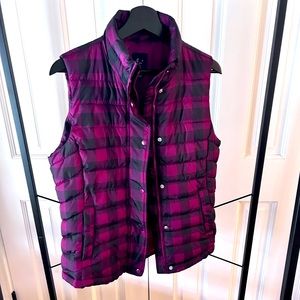 Gap size medium puffer vest